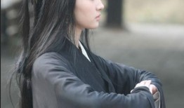 蒋欣爆料刘亦菲视频播放,揭秘娱乐圈背后的故事