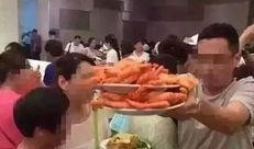 大虾加工爆料视频教程,轻松掌握美味虾料理技巧