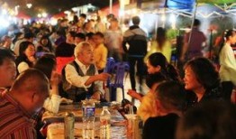 北高夜市恋情最新爆料,甜蜜瞬间曝光，网友直呼太甜！