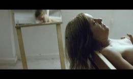 电影狗牙在线观看,一部揭示家庭暴力的惊悚电影，在线观看带你直面人性深渊