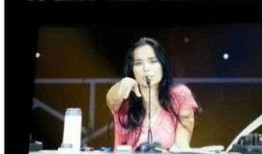 韦唯爆料小时候视频,揭秘明星背后的温馨瞬间